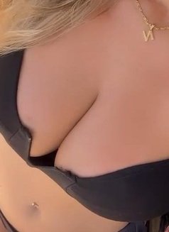 Laura - escort in Setúbal Photo 4 of 6