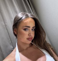Laura - escort in Glasgow