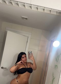 Laura - escort in Dubai Photo 6 of 7
