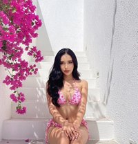 Laura - Transsexual escort in Riyadh