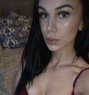 Laura - escort in Toronto Photo 1 of 4