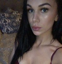 Laura - escort in Toronto