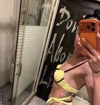 Laura - escort in Athens