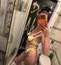 Laura - escort in Athens Photo 6 of 9