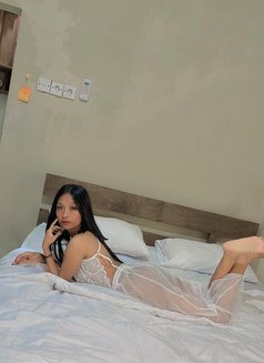 Laura - escort in Bali Photo 4 of 26