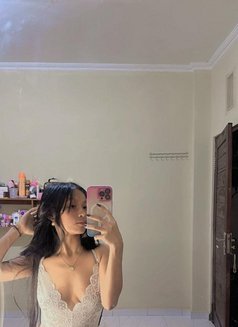 Laura - escort in Bali Photo 15 of 26