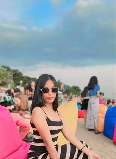 Laura - escort in Bali Photo 3 of 7