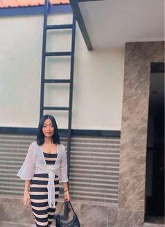 Laura - escort in Bali Photo 7 of 7