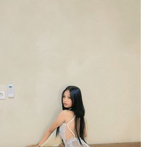 Laura - escort in Bali