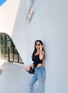Laura - escort in Bali Photo 1 of 7