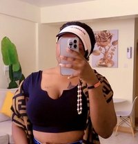 Laura - companion in Nairobi