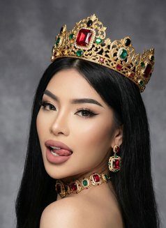 Laura New Top in Riyadh - Transsexual escort in Riyadh Photo 4 of 10