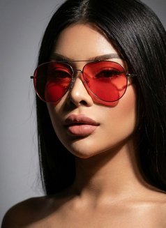 Laura New Top in Riyadh - Transsexual escort in Riyadh Photo 6 of 10