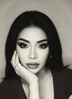 Laura New Top in Riyadh - Transsexual escort in Riyadh Photo 10 of 10