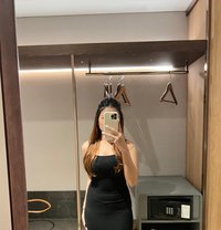 Laura Newbie in Bali - puta in Bali