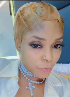 Laura - escort in Cotonou Photo 4 of 5