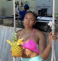 Laura - Intérprete de adultos in Lagos, Nigeria