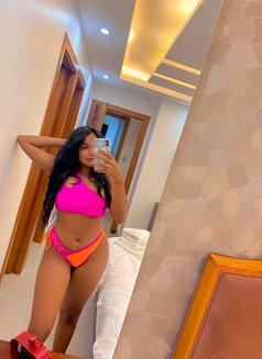 Laura P - puta in Yokosuka Photo 3 of 3