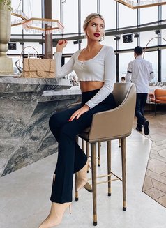 Laura Russian - puta in İstanbul Photo 9 of 14