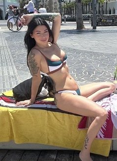 Only 3 days Laura SPANISH GIRL GFE - puta in Mumbai Photo 10 of 26