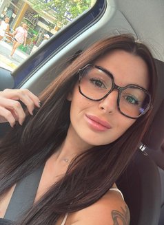 Only 3 days Laura SPANISH GIRL GFE - puta in Mumbai Photo 14 of 26
