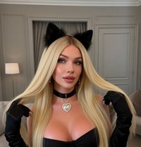 LAURA with BIG BANG - Transsexual escort in Jeddah Photo 14 of 14