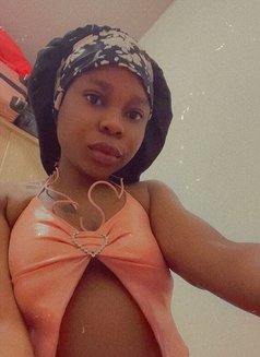 Laurah - adult performer in Muscat Photo 1 of 1