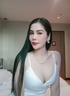 Lauren Beautiful - escort in Al Juffair Photo 3 of 4