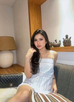 Lauren - escort in Bali Photo 2 of 8