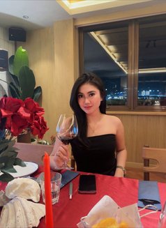Lauren - escort in Bali Photo 4 of 8
