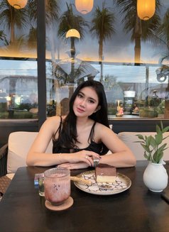 Lauren - escort in Bali Photo 5 of 8