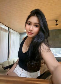 Lauren - escort in Bali Photo 6 of 8