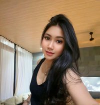 Lauren - puta in Bali Photo 5 of 10