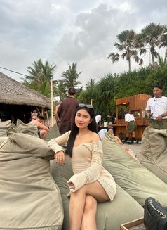 Lauren - puta in Bali Photo 9 of 10