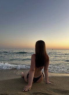 Lauren - escort in Beirut Photo 2 of 6