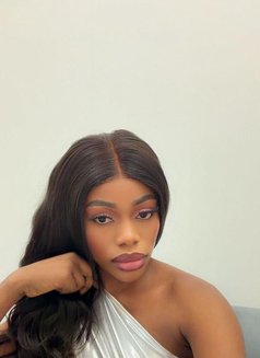 Lauren - puta in Dubai Photo 1 of 7