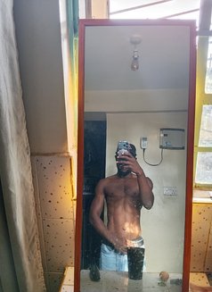 Laurence - Male escort in Nairobi Photo 1 of 3