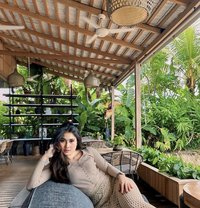 Laurennn - escort in Bali