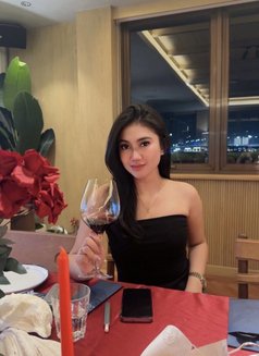 Laurennn - escort in Bali Photo 4 of 5