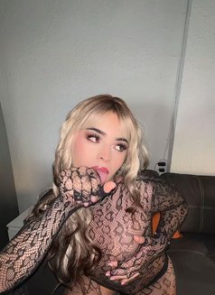 Laurenns - Acompañantes transexual in Dubai Photo 4 of 5