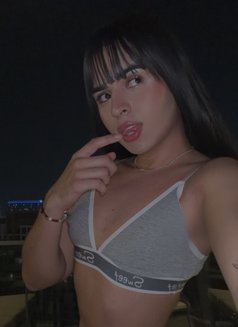Laurenns - Transsexual escort in Dubai Photo 5 of 10