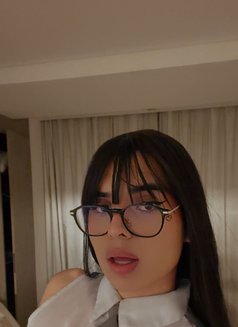 Laurenns - Transsexual escort in Dubai Photo 14 of 16