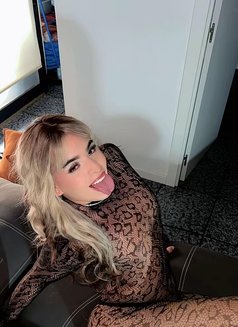 Laurenns - Transsexual escort in Dubai Photo 15 of 16