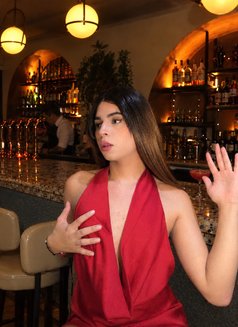 Laurenns - Transsexual escort in Dubai Photo 6 of 26