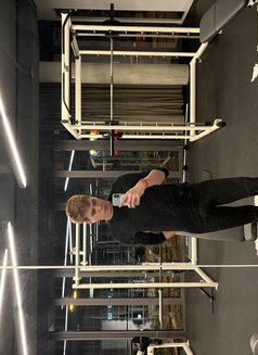 Laurent - Male escort in Oslo Photo 7 of 7