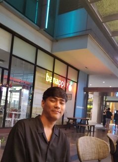 Laurenz - Male escort in Makati City Photo 7 of 7