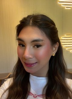 Laurieee - Transsexual escort in Makati City Photo 1 of 10