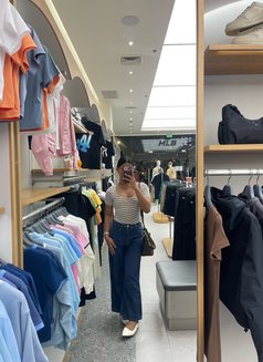 Laurieee - Transsexual escort in Makati City Photo 6 of 10