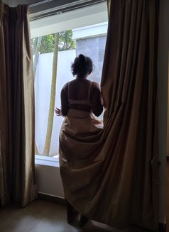 Lavanya Tamil Cam Mistress - puta in Chennai Photo 5 of 5