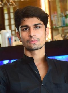 Lavi Meena - Male escort in Manila Photo 5 of 6